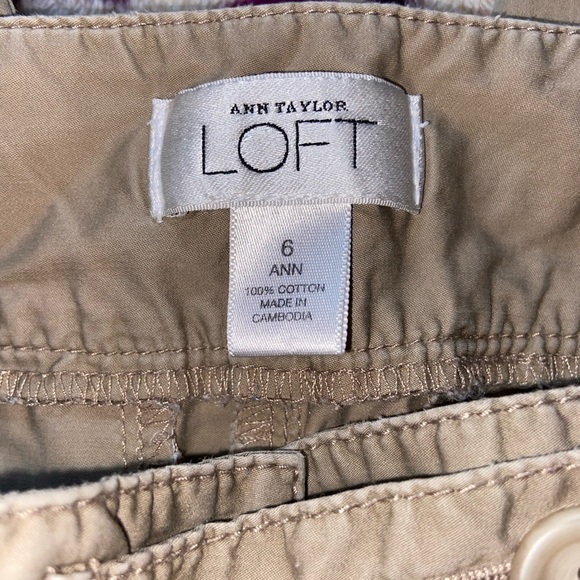 LOFT Size 6 Khaki Capris - Picture 2 of 3